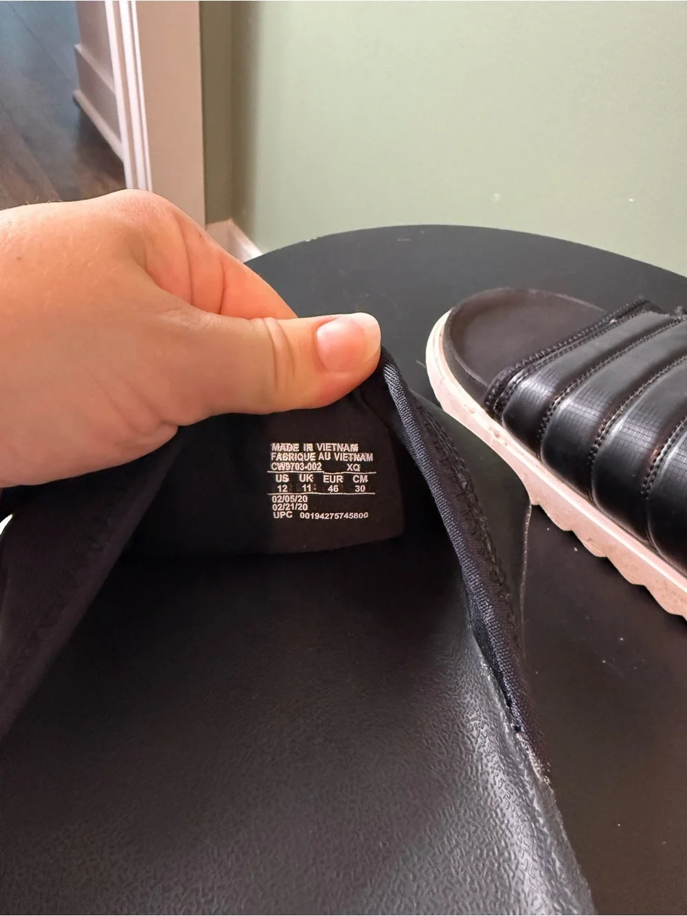 Nike men slide